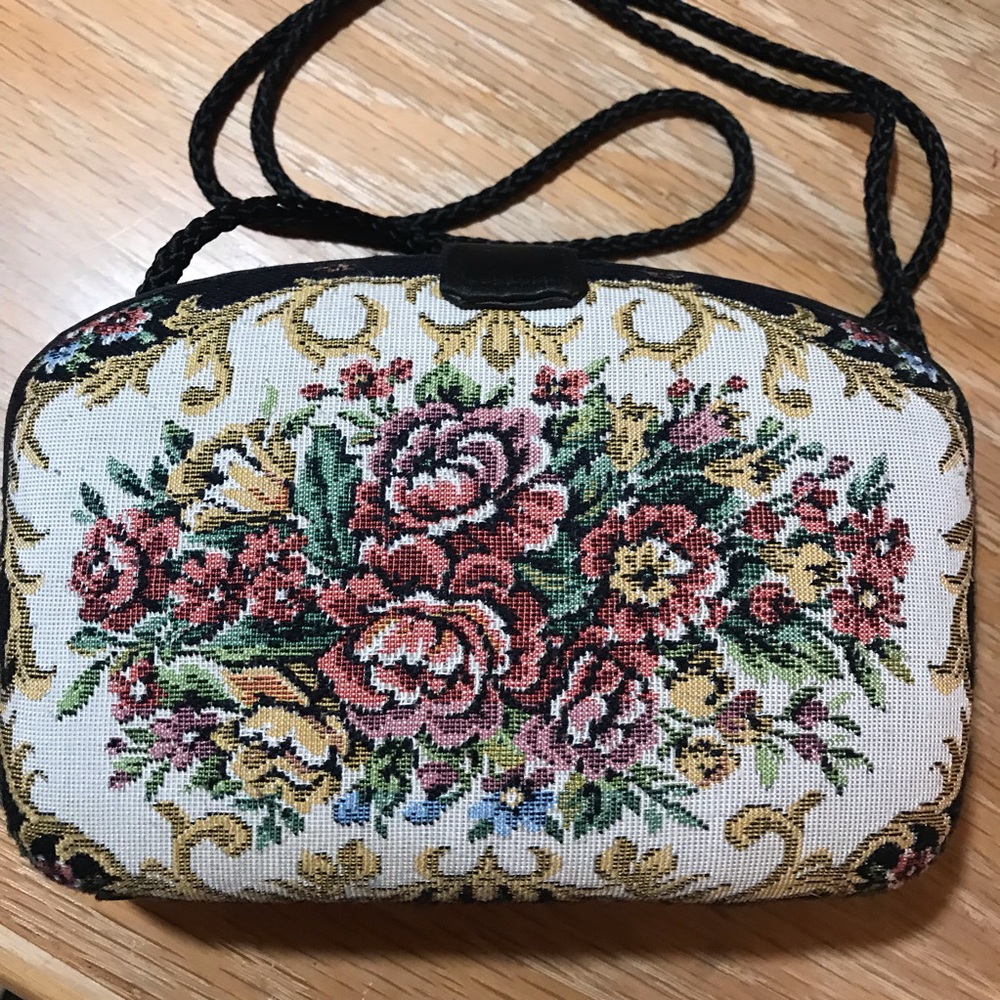 Vintage Floral Embroidery Hard Sided Small Purse - Picture 1 of 7